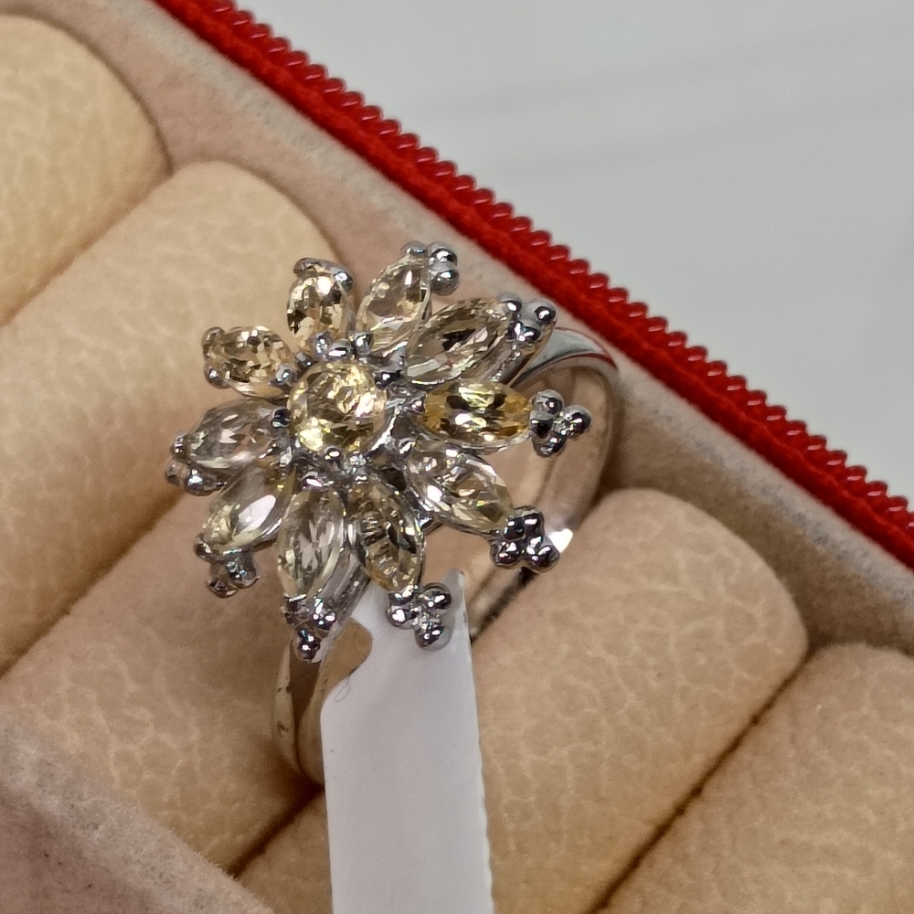Citrine Flower Ring - Picture 3 of 5